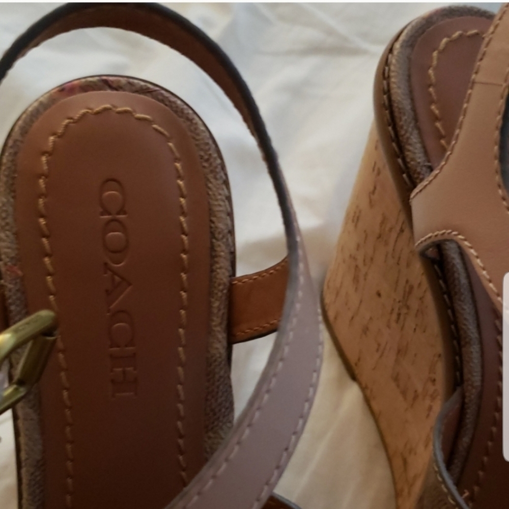 COACH women's wedges. - Picture 4 of 4